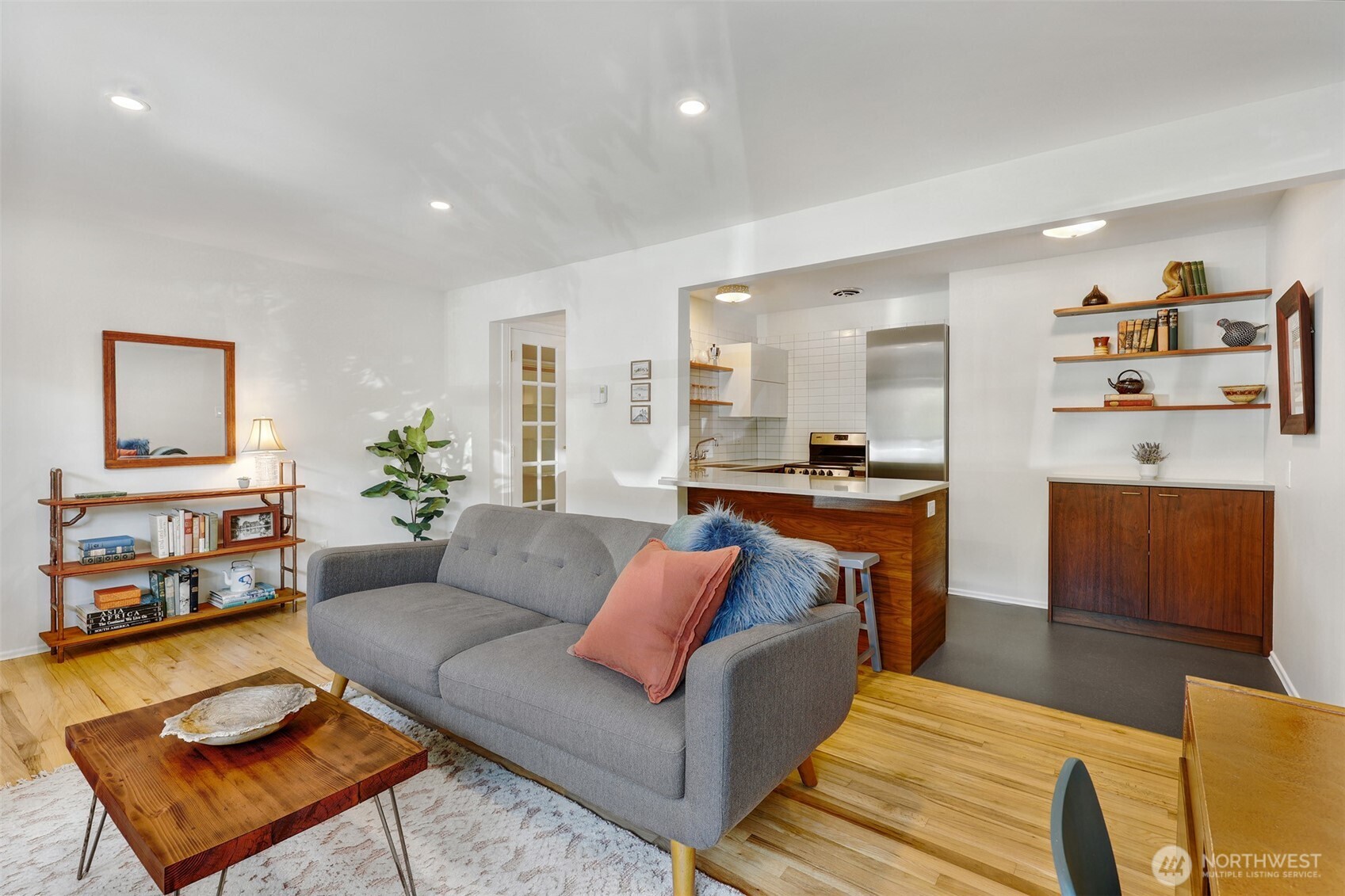 4710 Dayton Avenue North, Unit 2 Seattle, WA 98103 - Photo 5 of 17