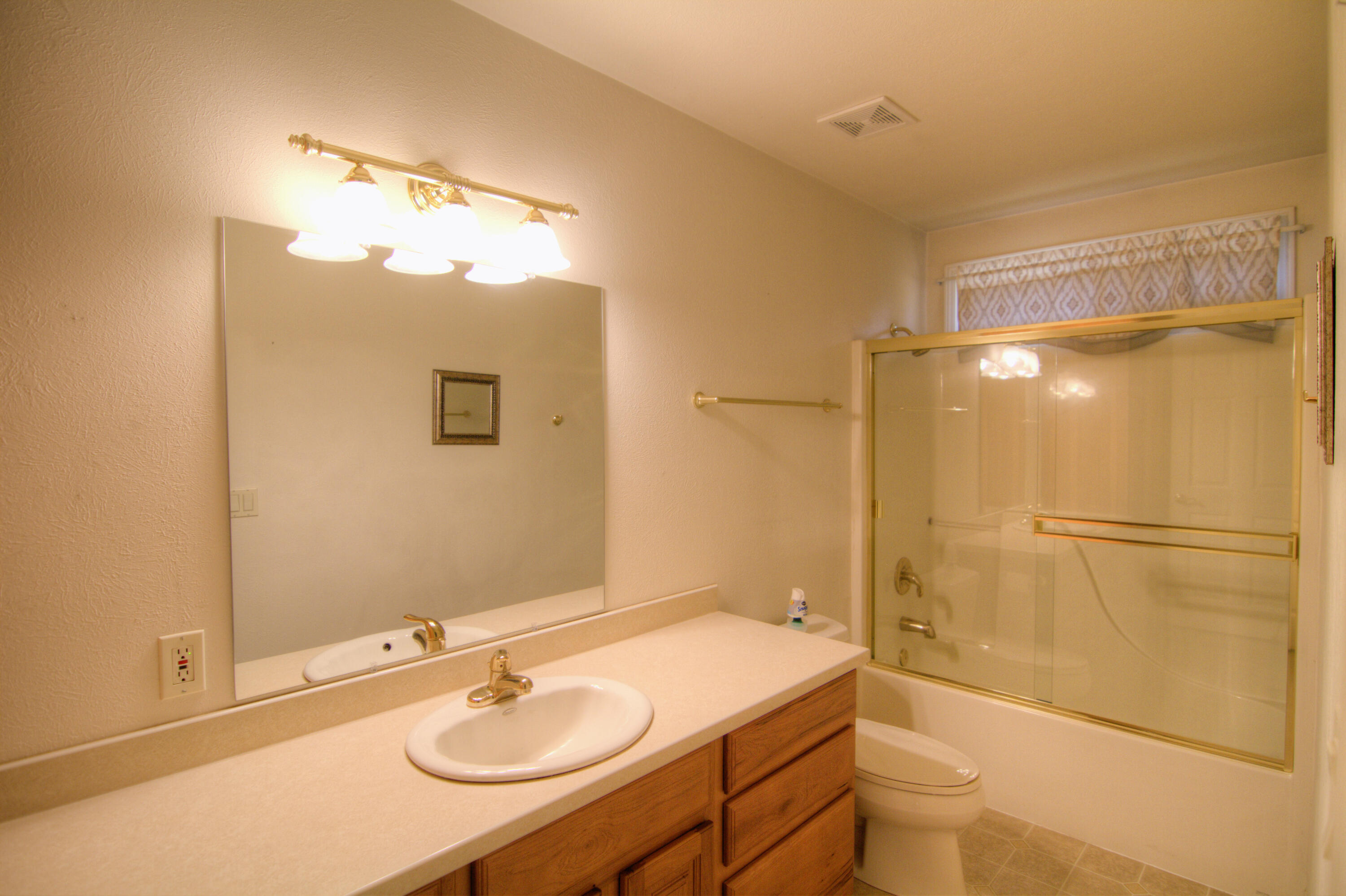 2707 Ranch Road Chiloquin, OR 97624 - Photo 13 of 28 Bathroom 2