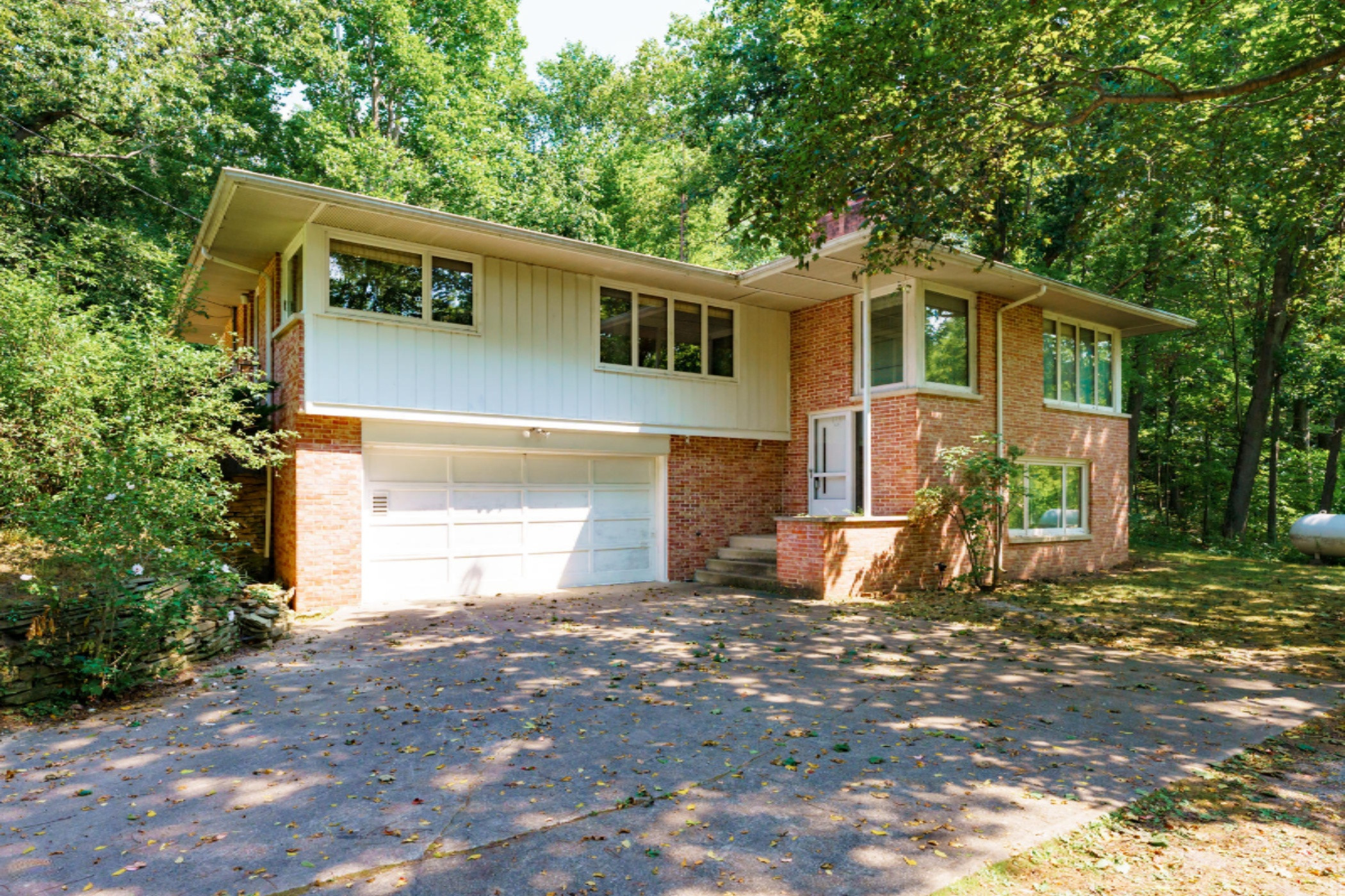 6910 North Sprinkle Road Kalamazoo, MI 49004 - Photo 1 of 35 Sprinkle_Rd_N_6910_Kalamazoo_49004-1