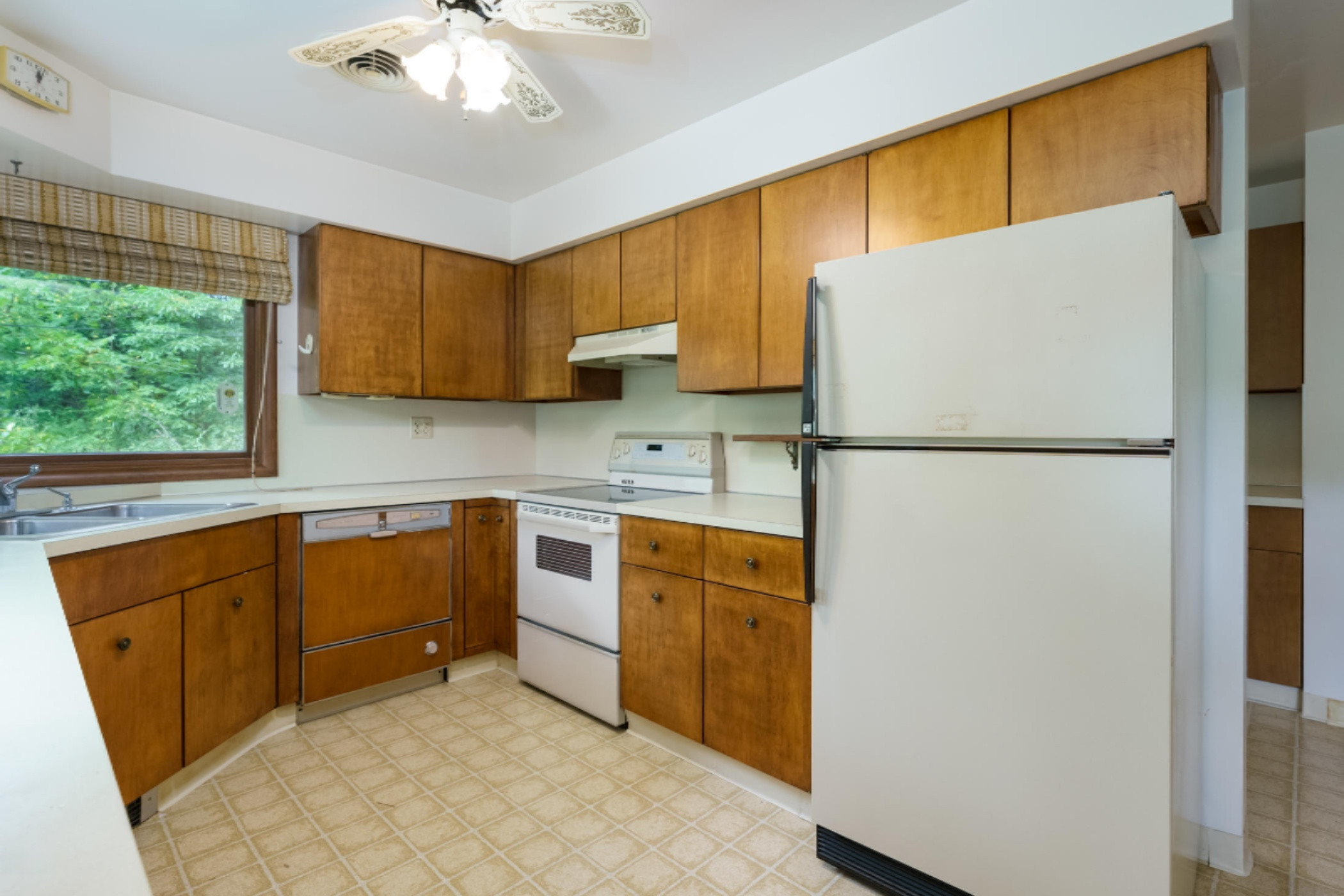 6910 North Sprinkle Road Kalamazoo, MI 49004 - Photo 6 of 35 Sprinkle_Rd_N_6910_Kalamazoo_49004-7