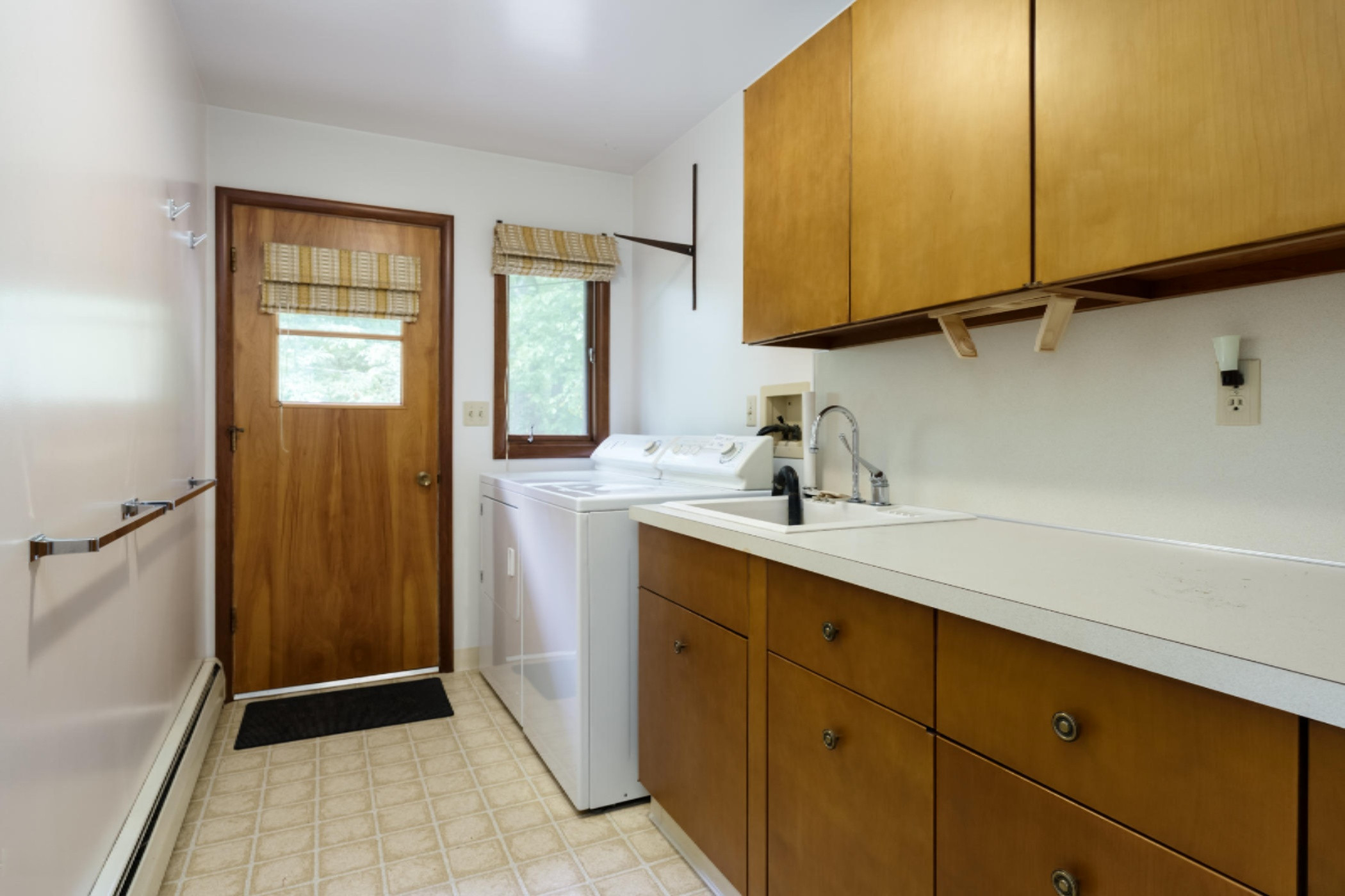 6910 North Sprinkle Road Kalamazoo, MI 49004 - Photo 9 of 35 Sprinkle_Rd_N_6910_Kalamazoo_49004-11