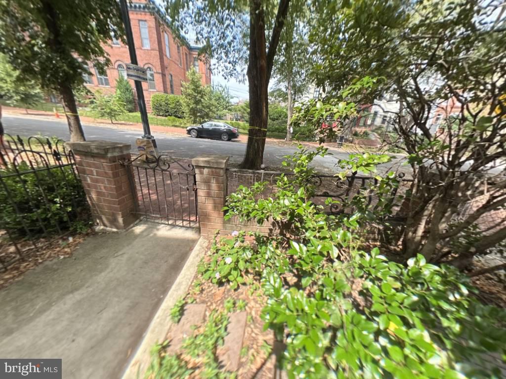 431 5th Street Northeast Washington, DC 20002 - Photo 2 of 38