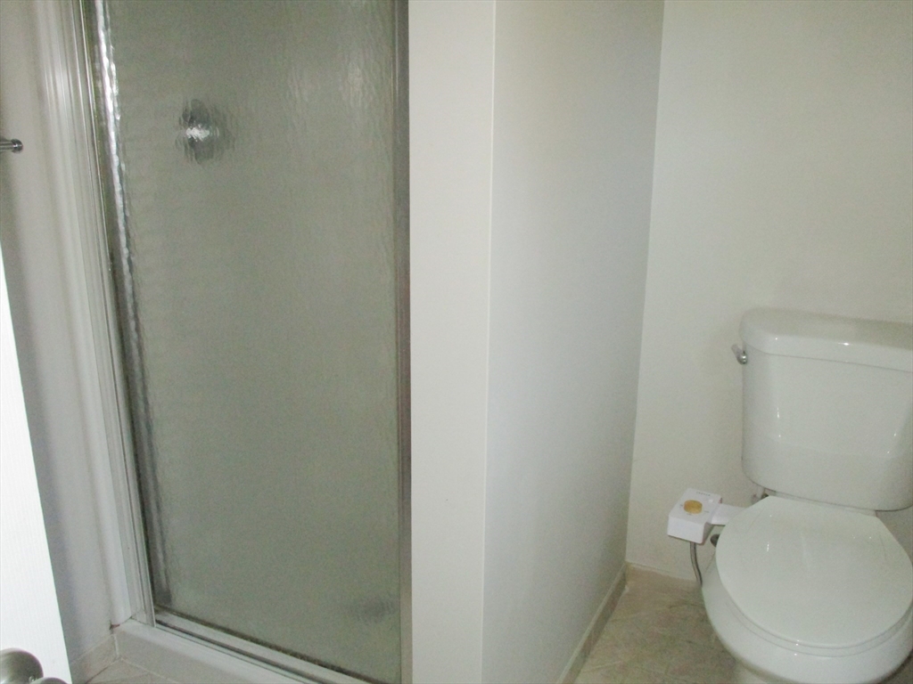 25 Barrows Road Worcester, MA 01609 - Photo 13 of 17 Gallery Image 13