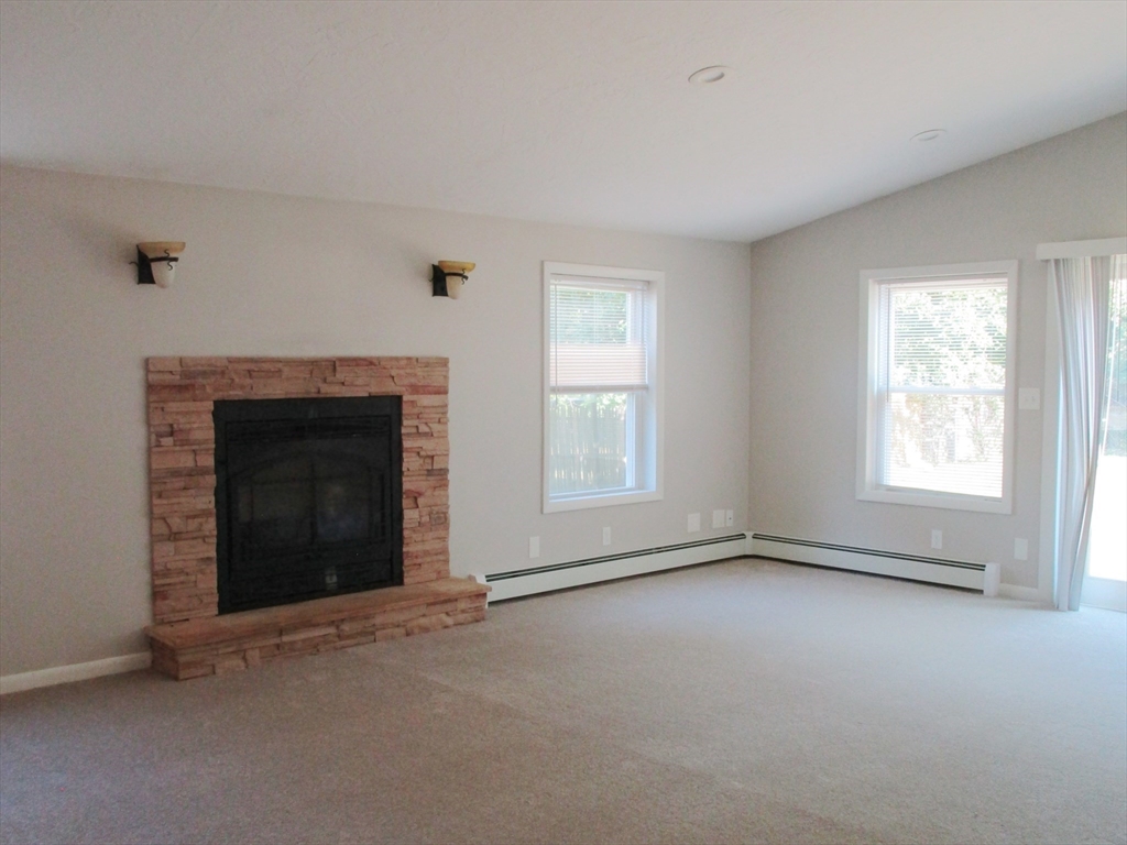 25 Barrows Road Worcester, MA 01609 - Photo 6 of 17 Gallery Image 6