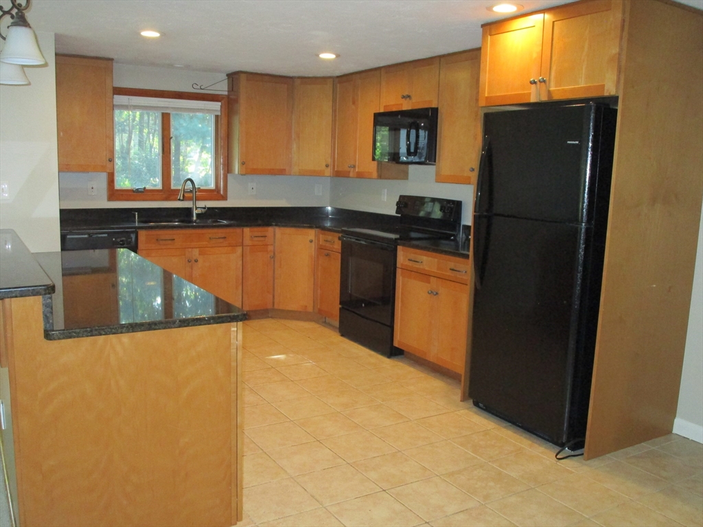 25 Barrows Road Worcester, MA 01609 - Photo 8 of 17 Gallery Image 8