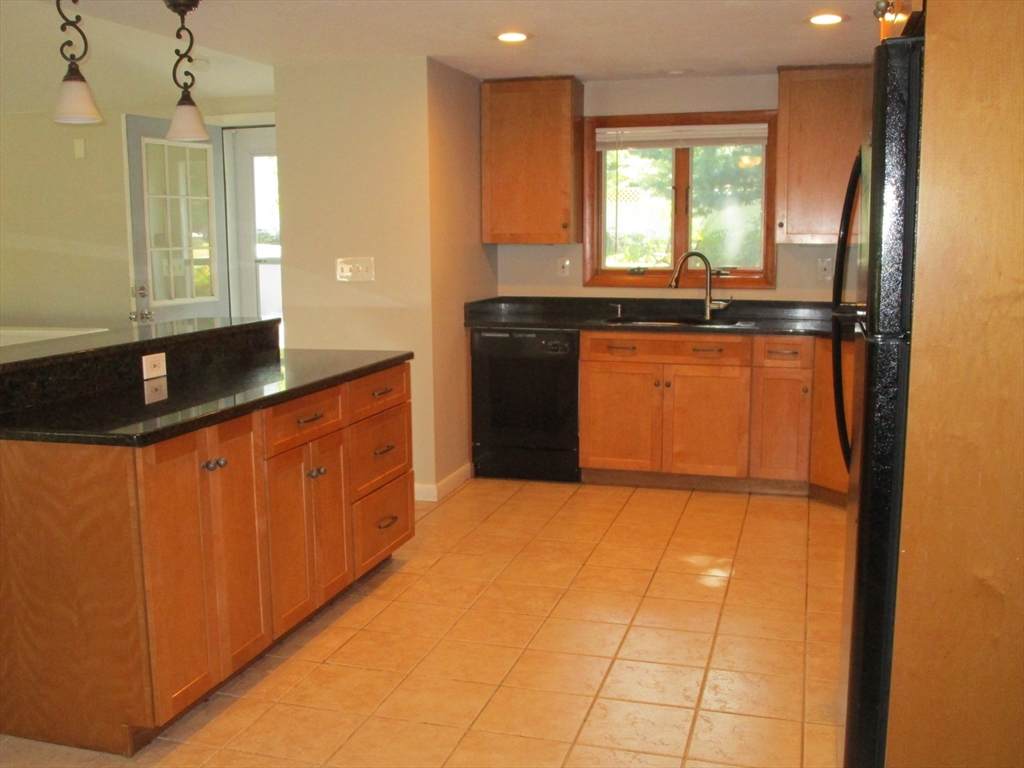 25 Barrows Road Worcester, MA 01609 - Photo 9 of 17 Gallery Image 9
