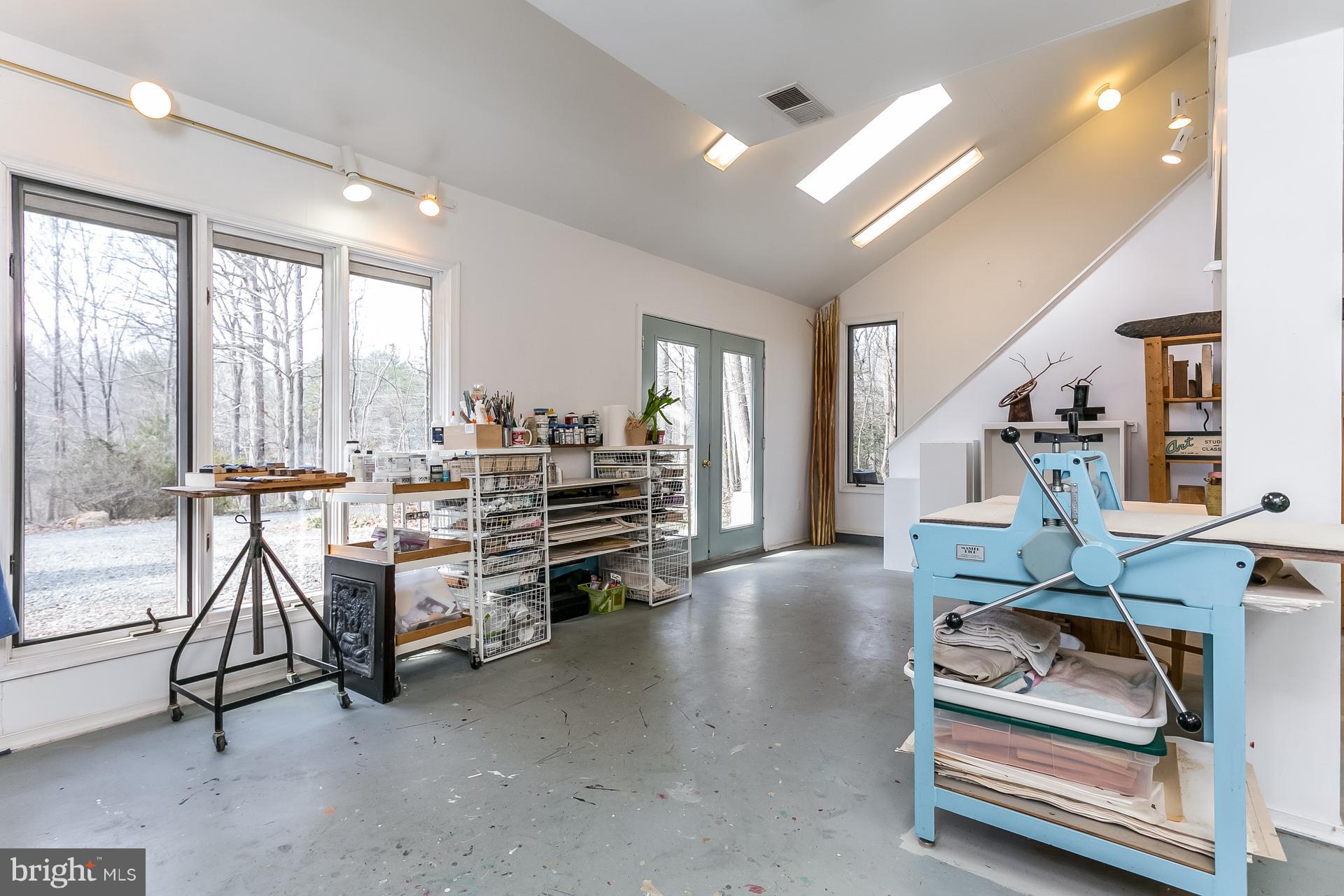 12379 Hunters Grove Road Manassas, VA 20112 - Photo 25 of 30 Studio Space - Actual