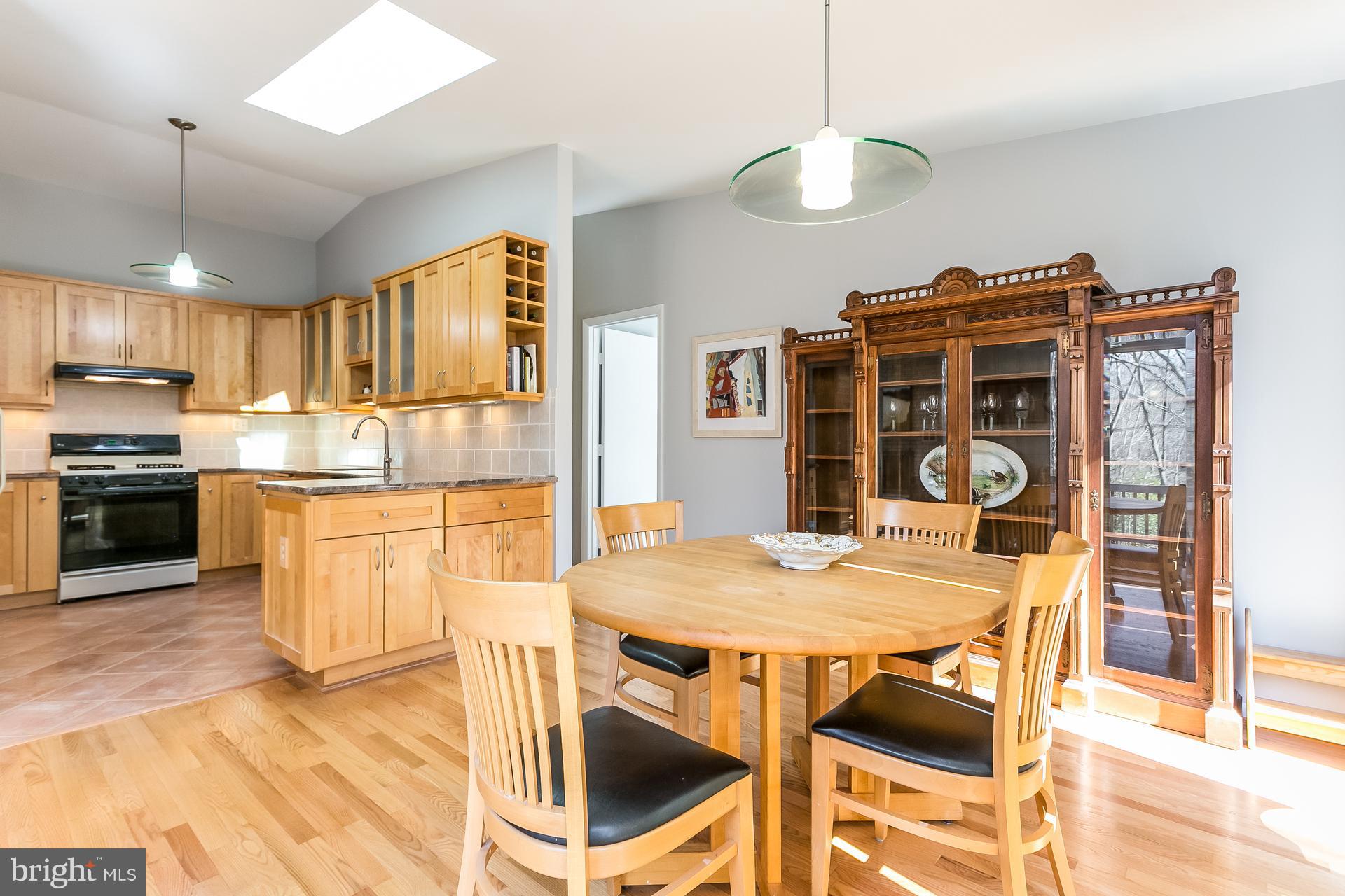 12379 Hunters Grove Road Manassas, VA 20112 - Photo 6 of 30 Dining Room