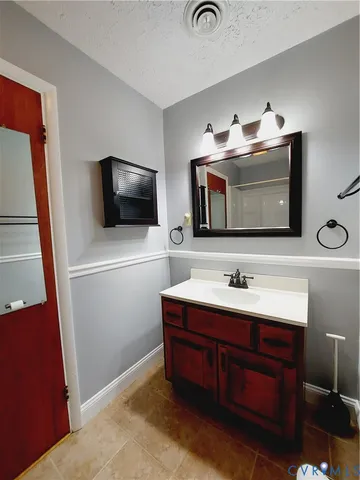 $275,000 | 210 Stuttaford Drive, Sandston, VA 23150