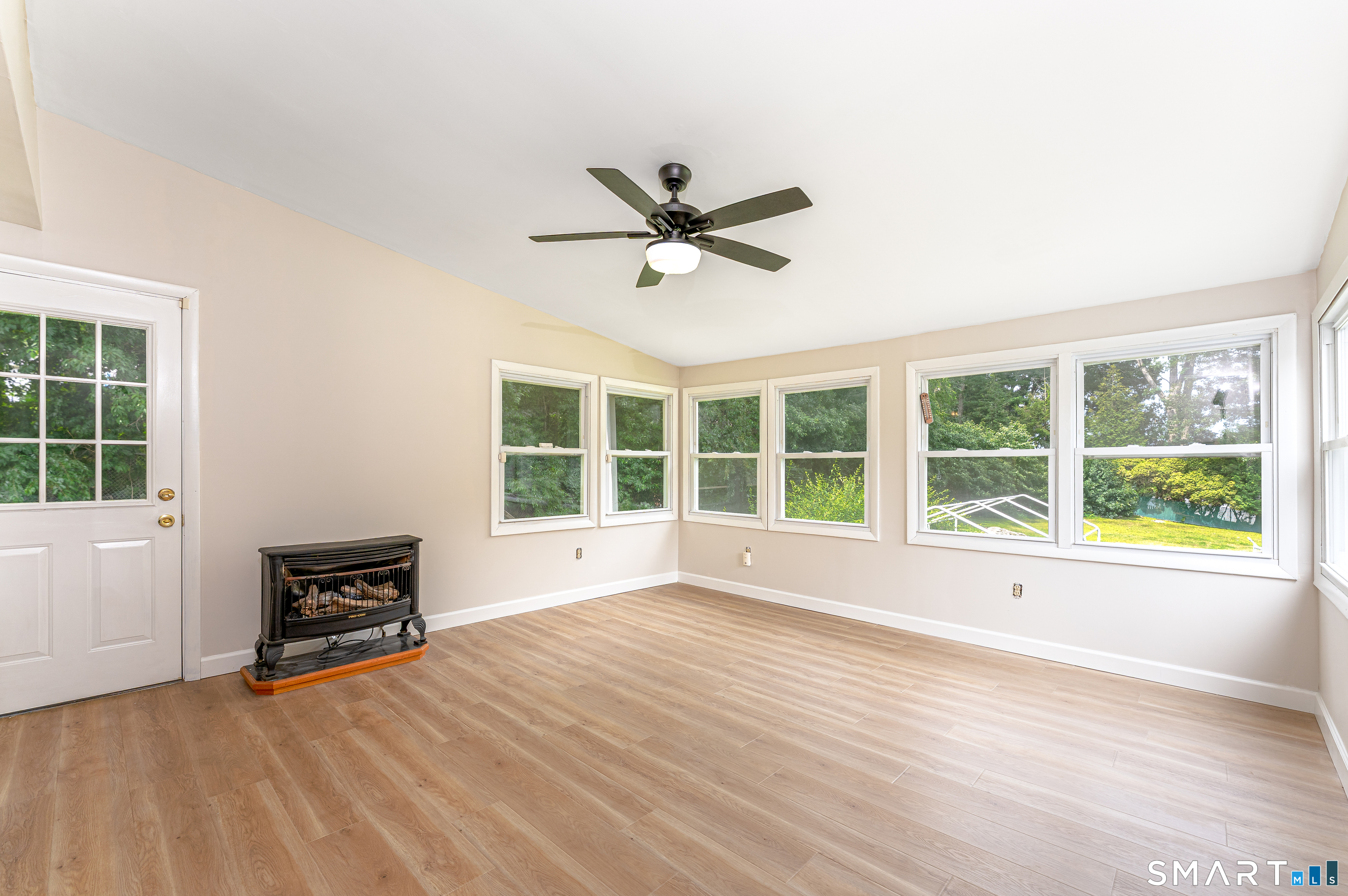15 Fawn Hill Road Shelton, CT 06484 - Photo 6 of 27