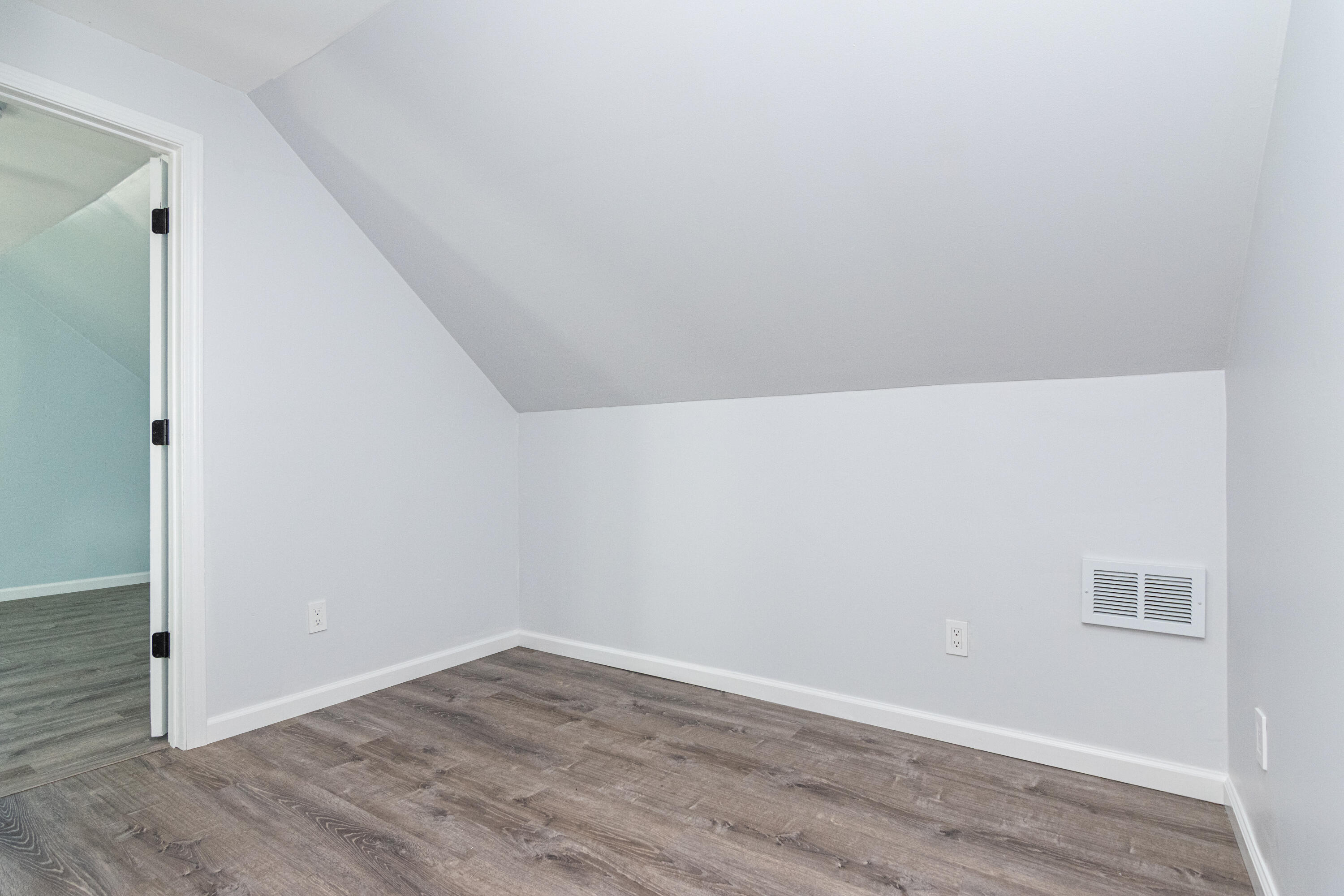 14227 Sheldon Road Belleville, MI 48111 - Photo 25 of 53 038_20