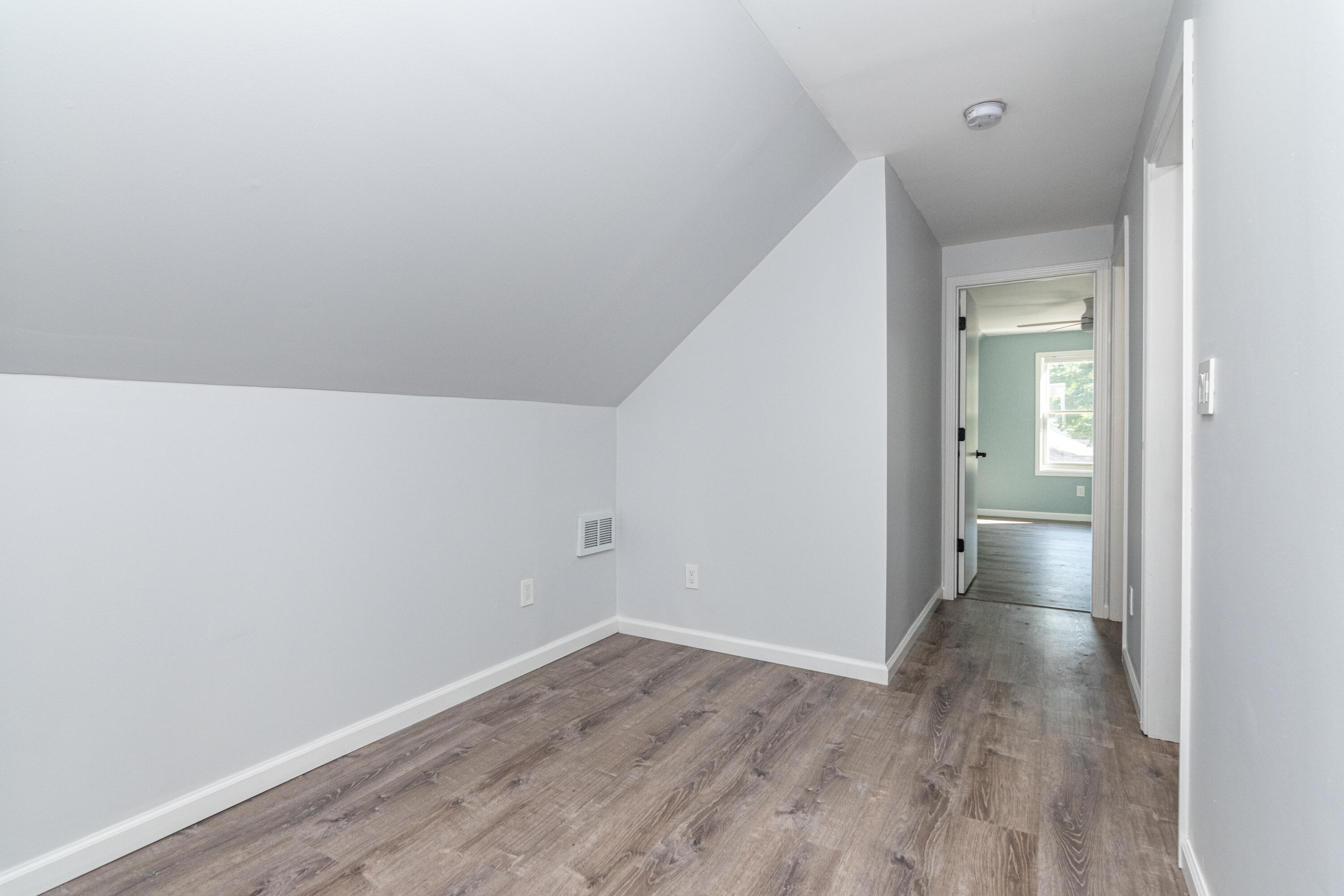 14227 Sheldon Road Belleville, MI 48111 - Photo 26 of 53 039_21