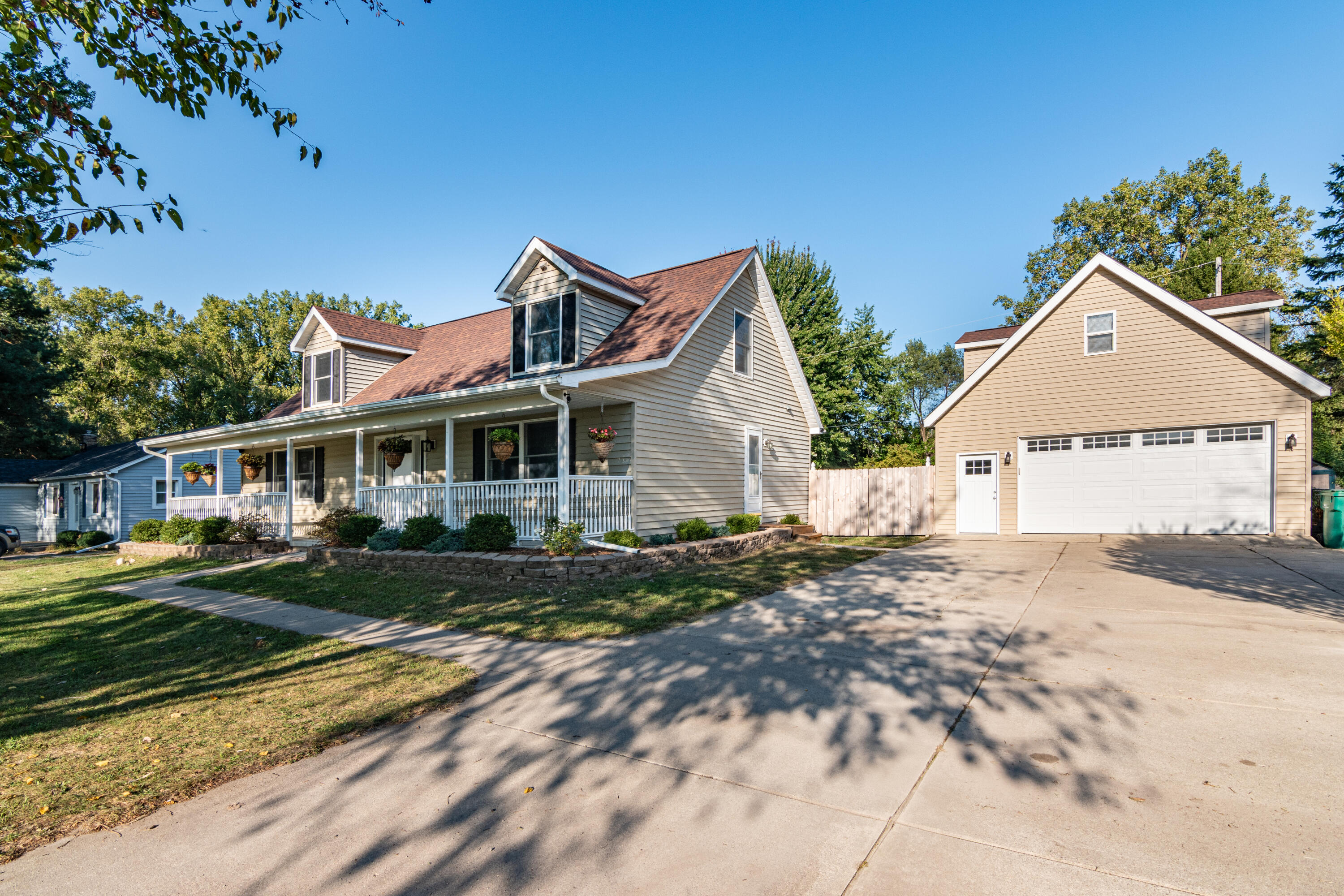 14227 Sheldon Road Belleville, MI 48111 - Photo 3 of 53 010_26