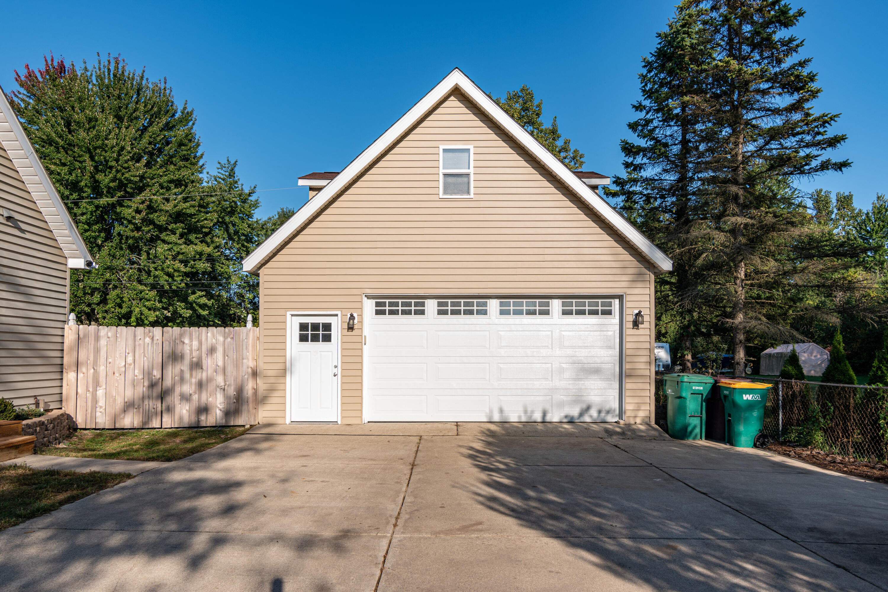 14227 Sheldon Road Belleville, MI 48111 - Photo 4 of 53 011_42
