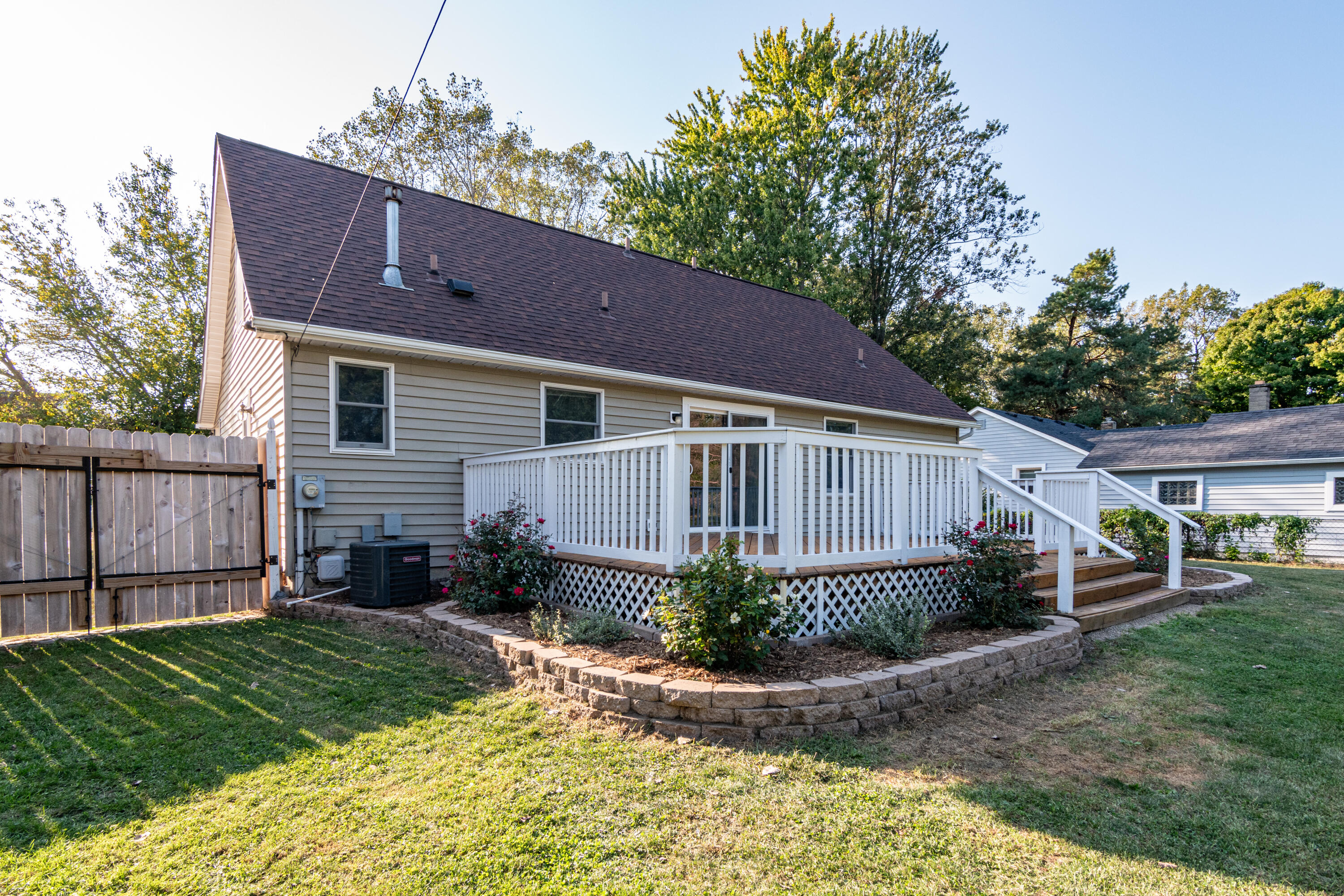 14227 Sheldon Road Belleville, MI 48111 - Photo 42 of 53 009_41