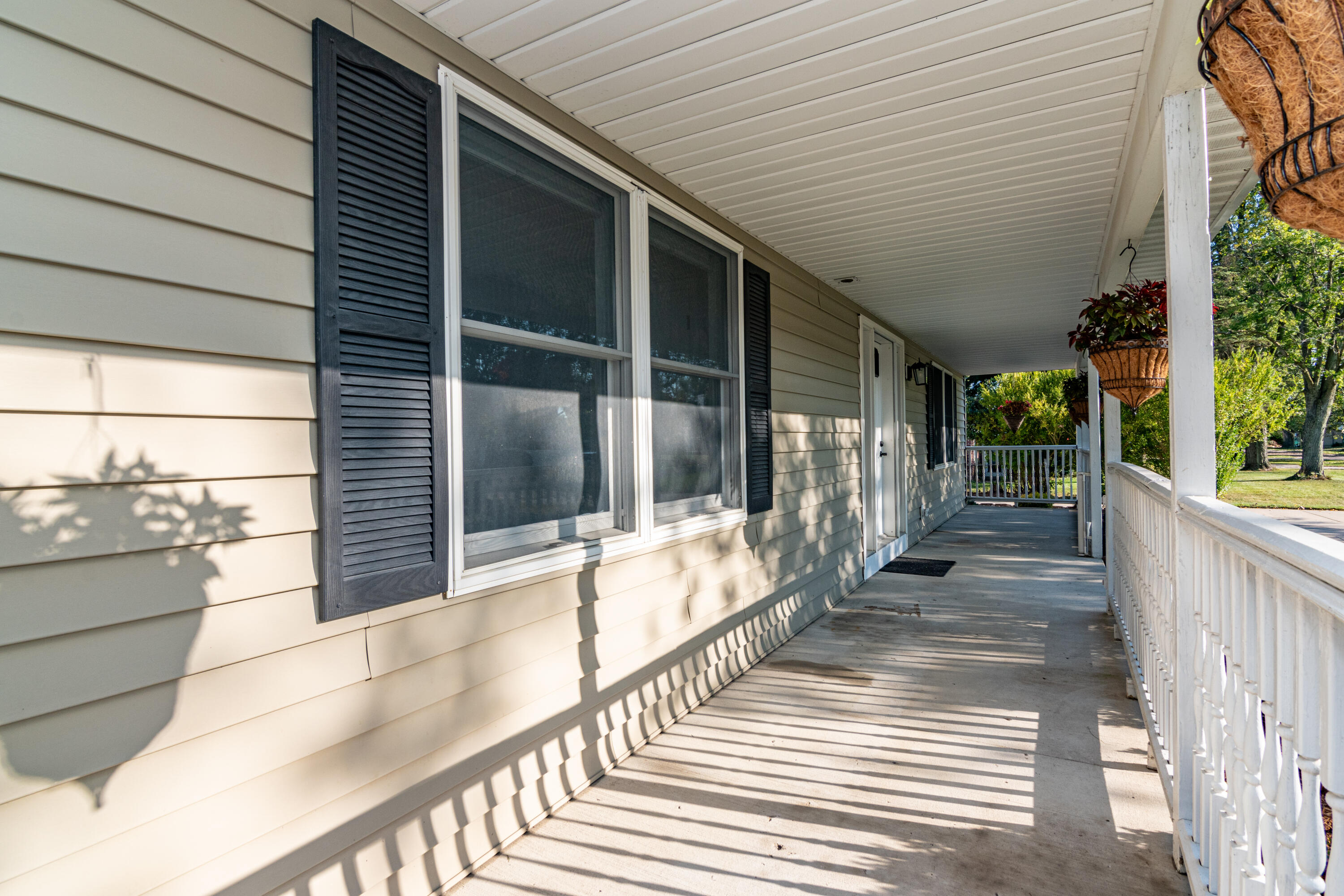 14227 Sheldon Road Belleville, MI 48111 - Photo 6 of 53 018_48