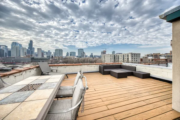 $4,500 | 811 West Superior Street, Unit 4, Chicago, IL 60642