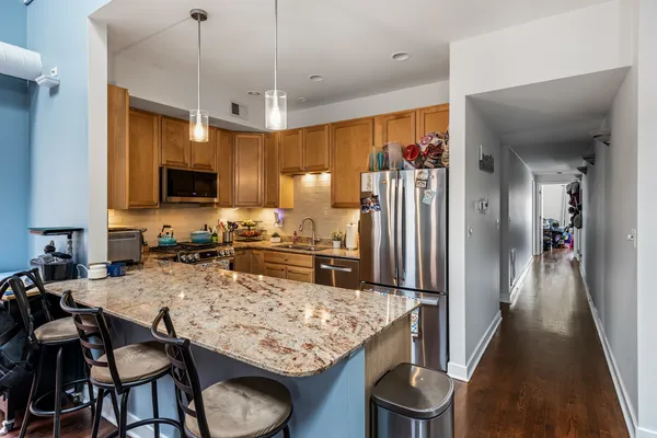 $4,500 | 811 West Superior Street, Unit 4, Chicago, IL 60642