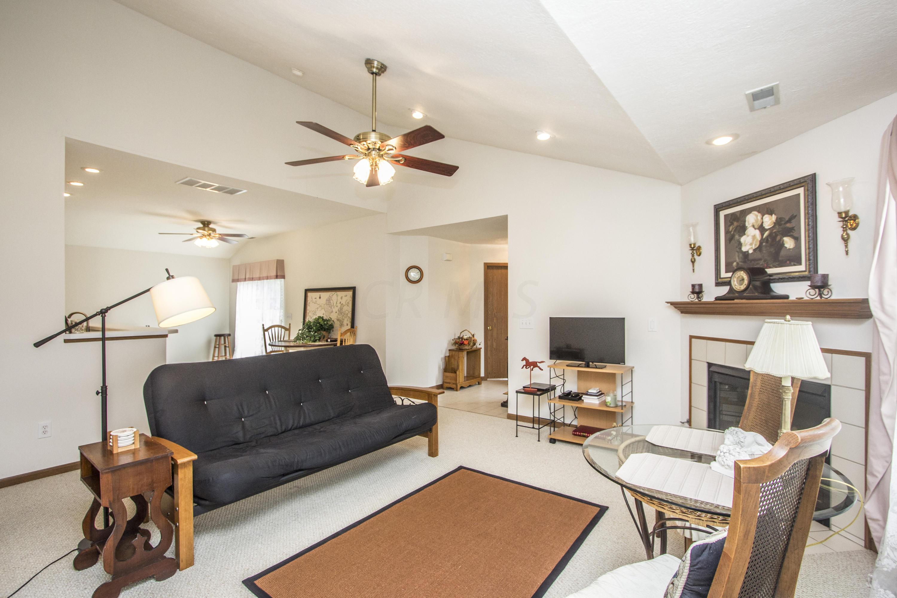 172 Collier Ridge Drive Columbus, OH 43235 - Photo 6 of 36 Gallery Image 6