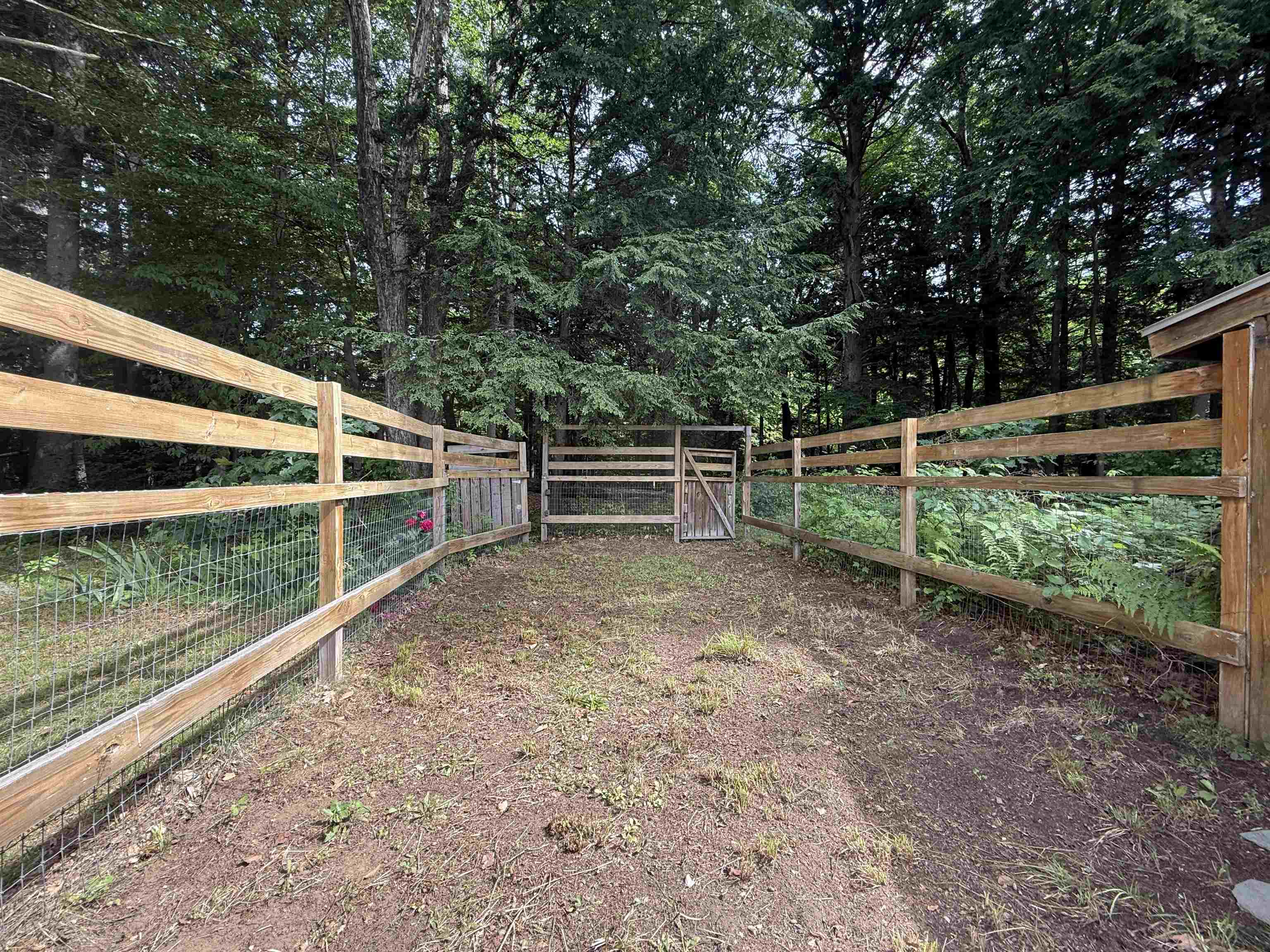 27 Ainsworth Road Claremont, NH 03743 - Photo 3 of 16