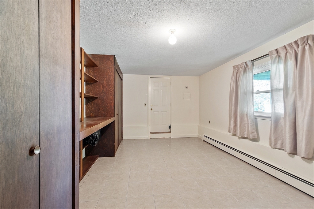 4 Hillside Road Gloucester, MA 01930 - Photo 14 of 20