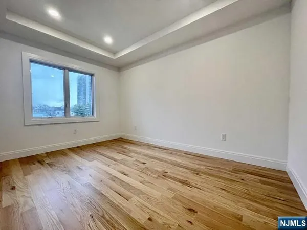 $6,750 | 211 Slocum Way, Unit B, Fort Lee, NJ 07024