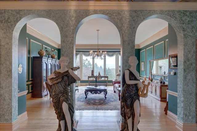 $3,798,000 | 3901 Moe Road, Mount Horeb, WI 53572