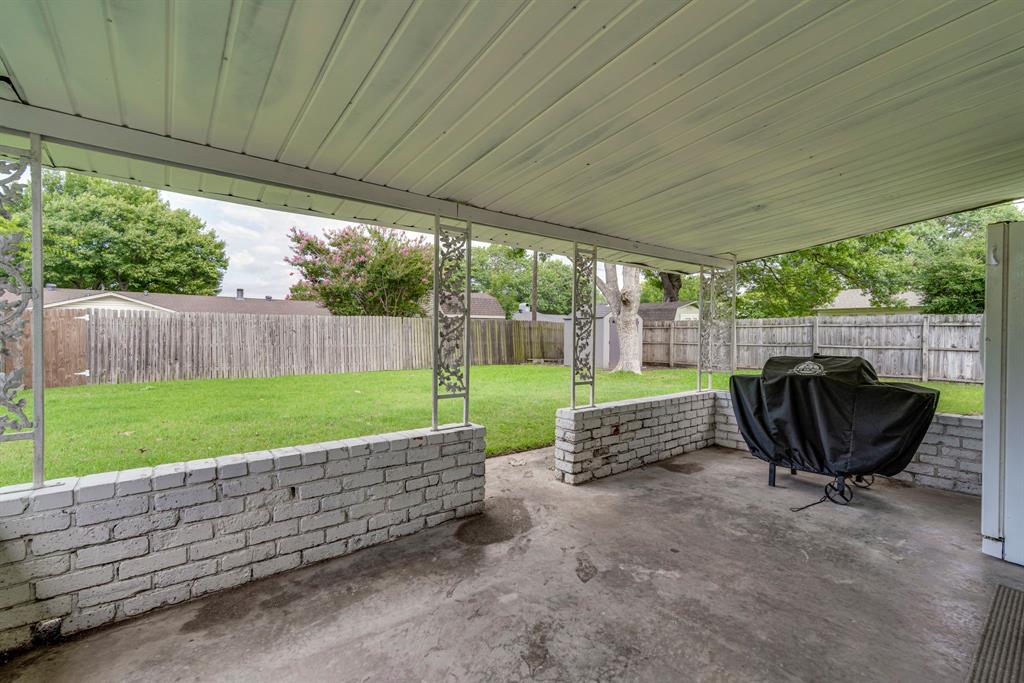 1425 Ridgecrest Drive Midlothian, TX 76065 - Photo 23 of 33 Nice private covered patio in the back.