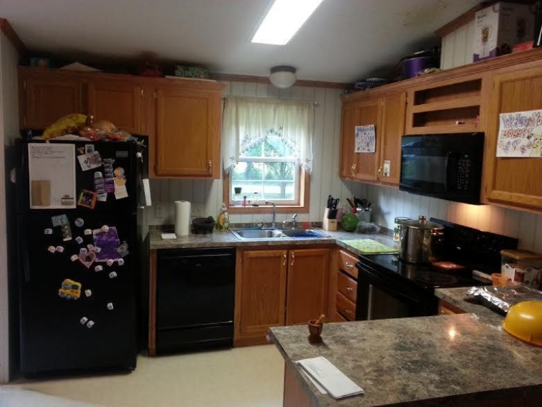 7773 MacArthur Road Saranac, MI 48881 - Photo 3 of 12 MacarthurKit1