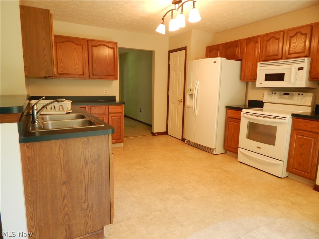 8219 Poorman Road Vermilion, OH 44089 - Photo 9 of 33 Gallery Image 9