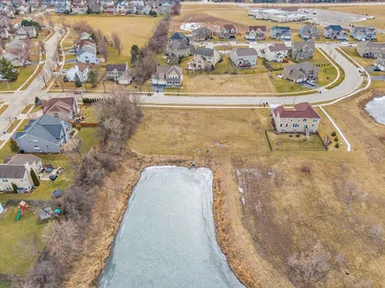 $69,900 | 1540 Westbourne Parkway, Algonquin, IL 60102