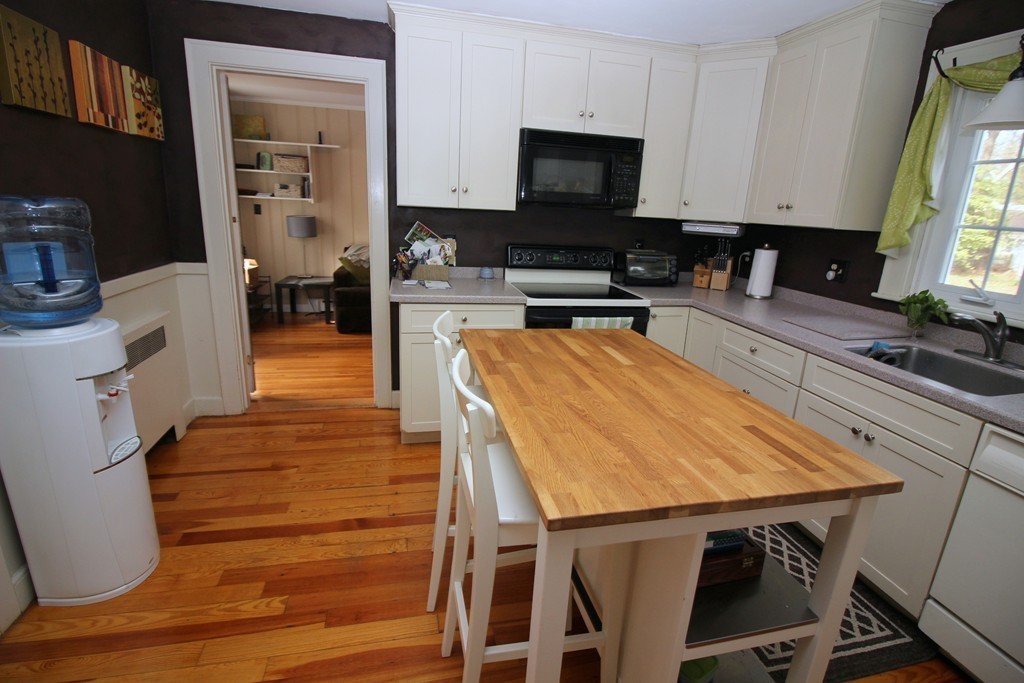 393 Edgell Road Framingham, MA 01701 - Photo 11 of 30