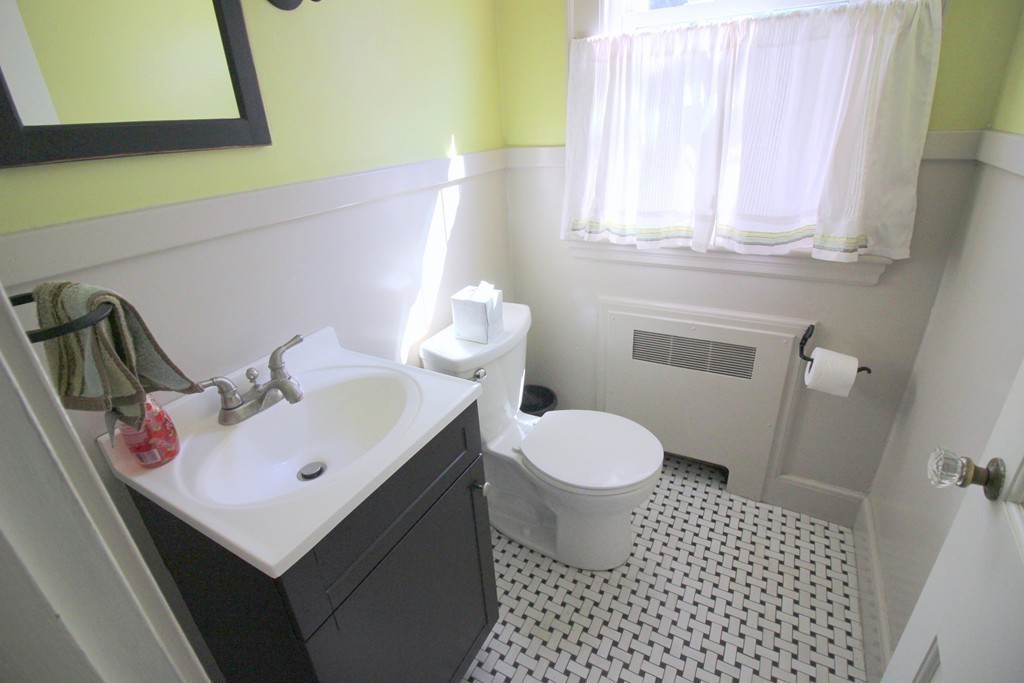 393 Edgell Road Framingham, MA 01701 - Photo 15 of 30