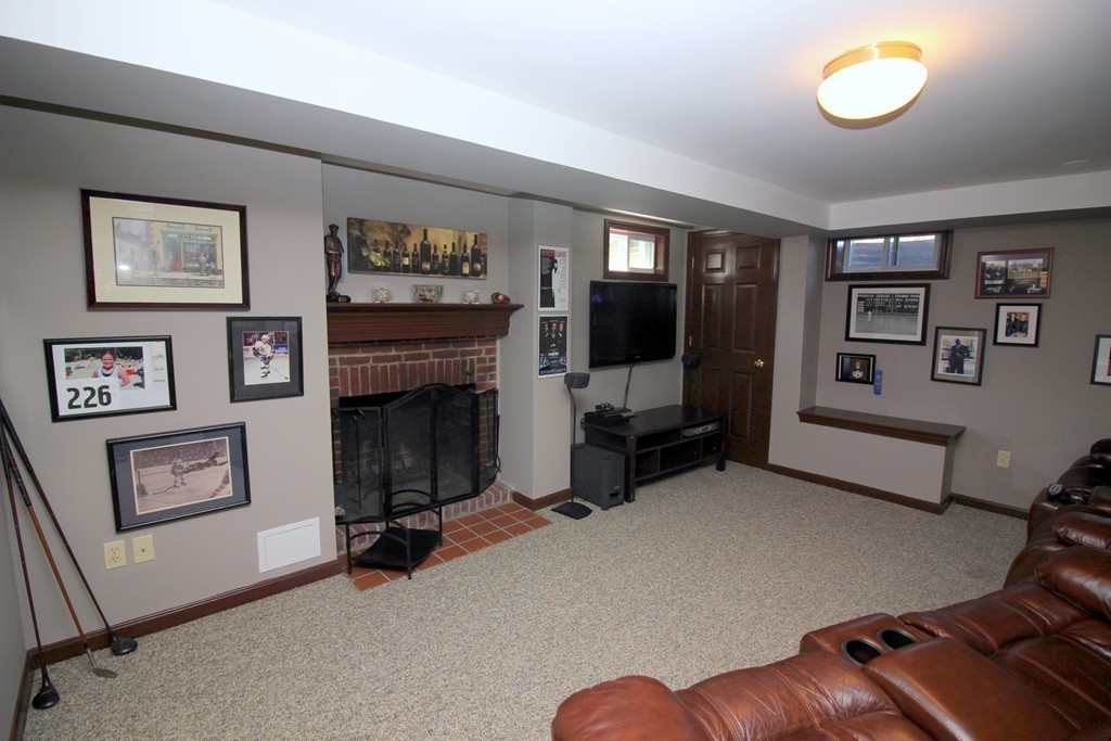 393 Edgell Road Framingham, MA 01701 - Photo 23 of 30