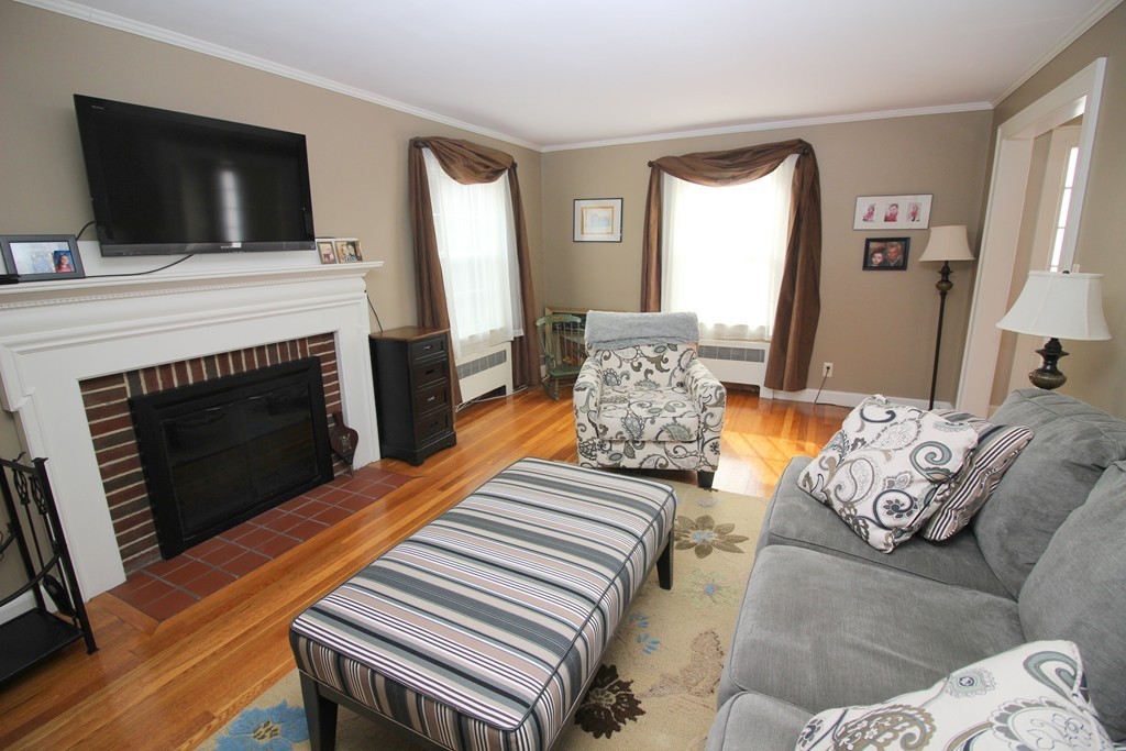 393 Edgell Road Framingham, MA 01701 - Photo 5 of 30