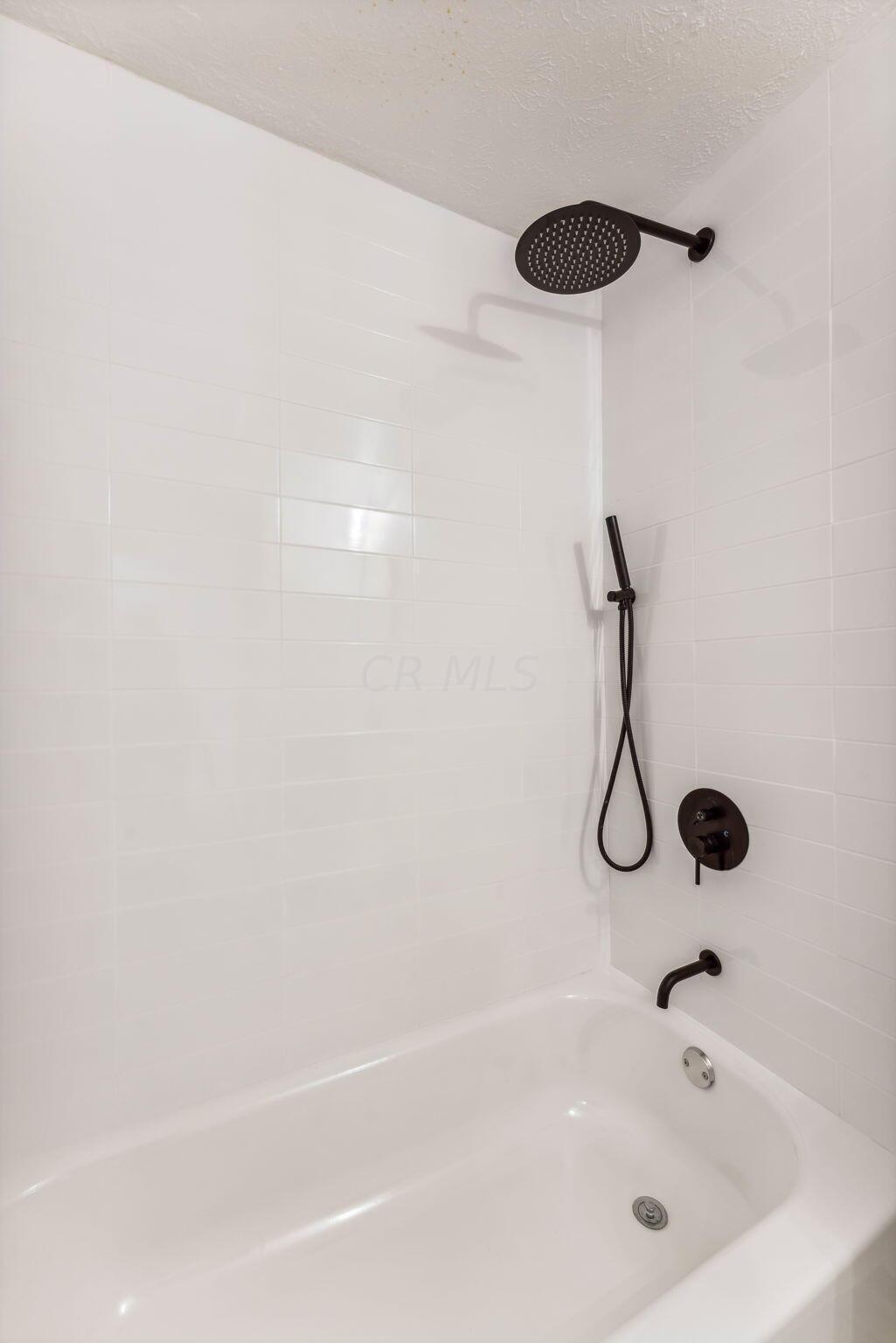 1633 Parkgate Road Columbus, OH 43229 - Photo 12 of 22 STUNNING!