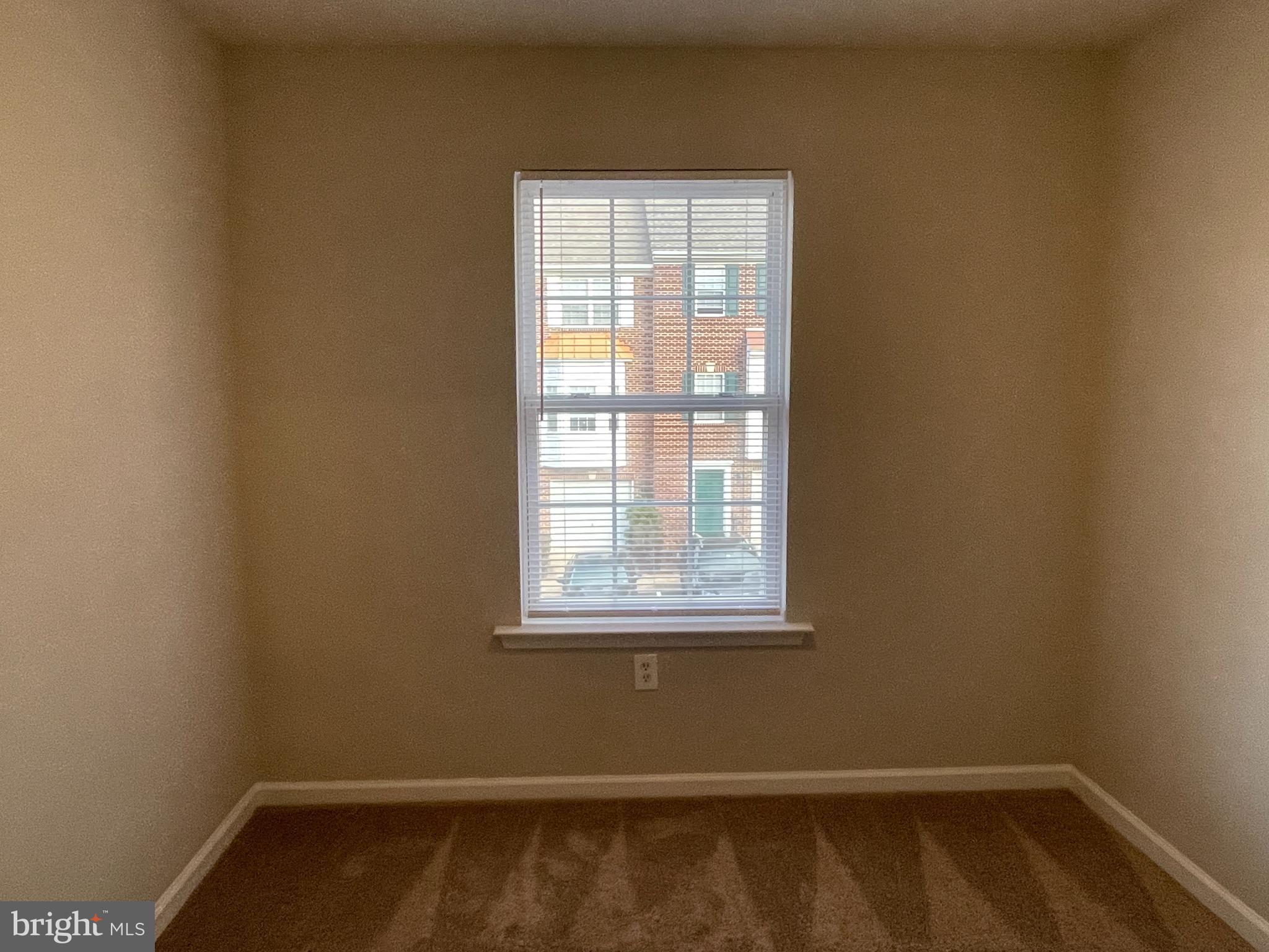27 Townes Place Fredericksburg, VA 22405 - Photo 20 of 34 an empty room with a window