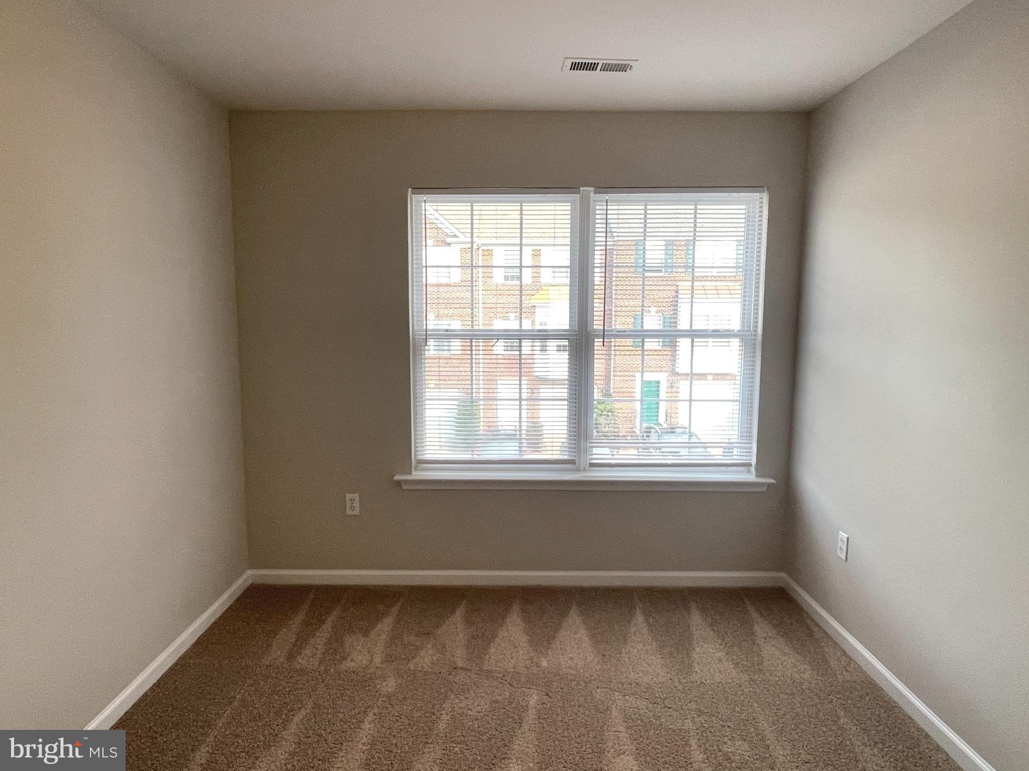 27 Townes Place Fredericksburg, VA 22405 - Photo 23 of 34 an empty room with a window