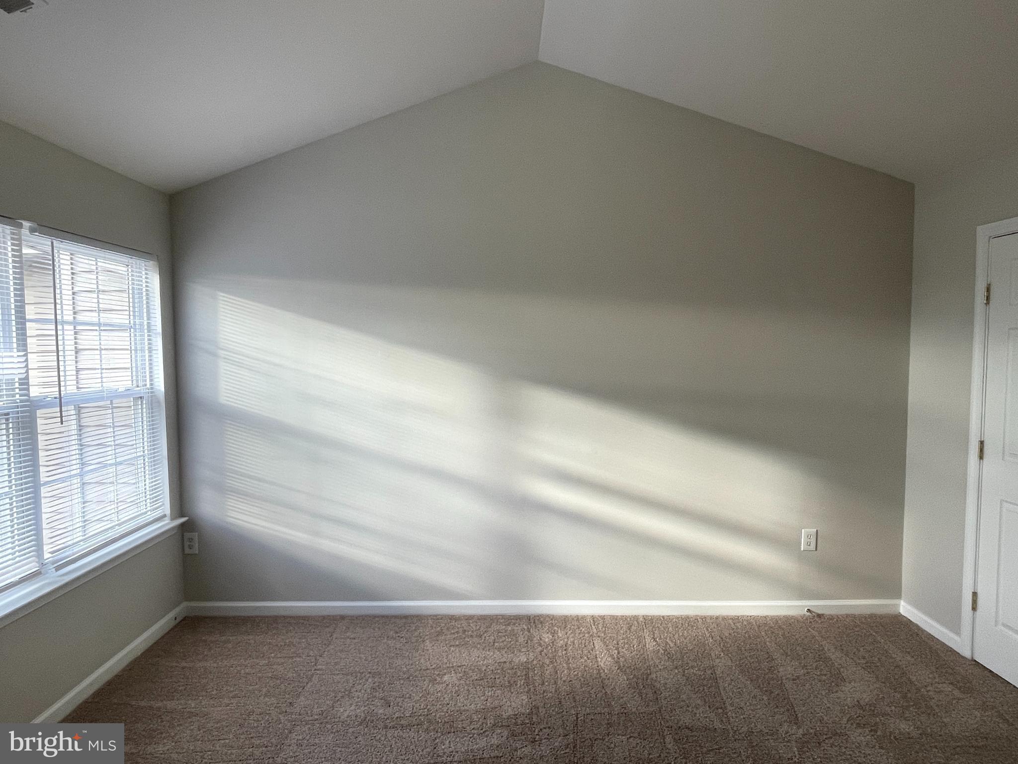 27 Townes Place Fredericksburg, VA 22405 - Photo 25 of 34 a view of room and window