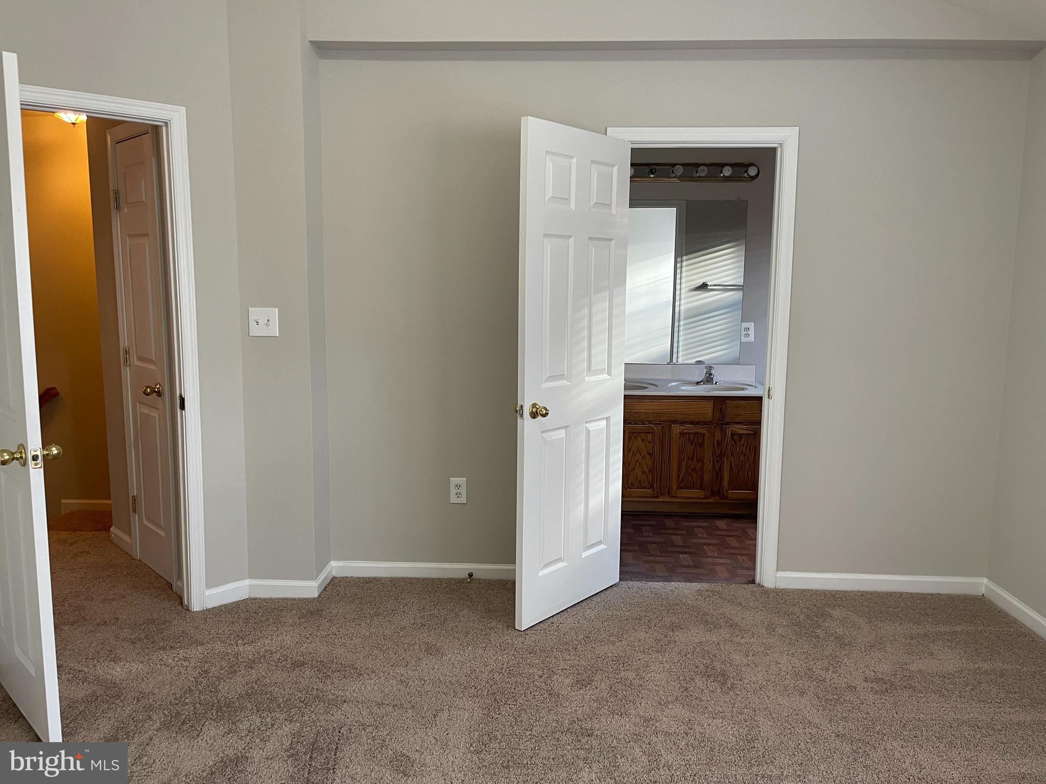 27 Townes Place Fredericksburg, VA 22405 - Photo 29 of 34 an empty room with a bathroom and a sink