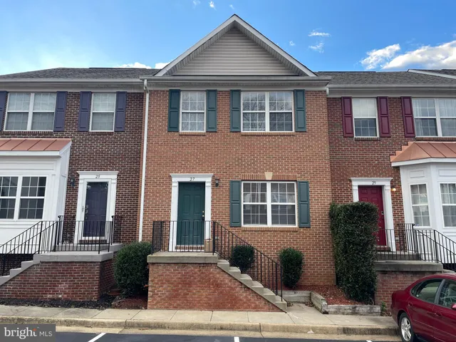 $2,350 | 27 Townes Place, Fredericksburg, VA 22405