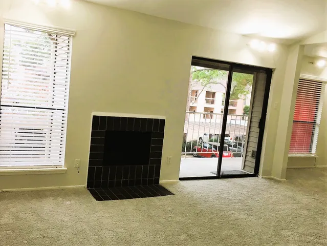 $1,200 | 2025 Augusta Drive, Unit 804, Houston, TX 77057