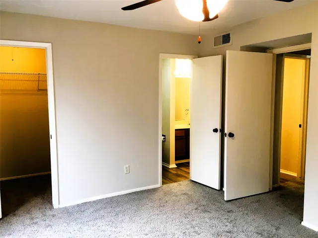$1,200 | 2025 Augusta Drive, Unit 804, Houston, TX 77057