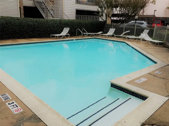 $1,200 | 2025 Augusta Drive, Unit 804, Houston, TX 77057