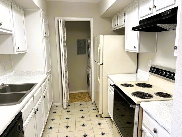 2025 Augusta Drive, Unit 804 Houston, TX 77057 - Photo 9 of 28 Bright kitchen double sink. electric stove