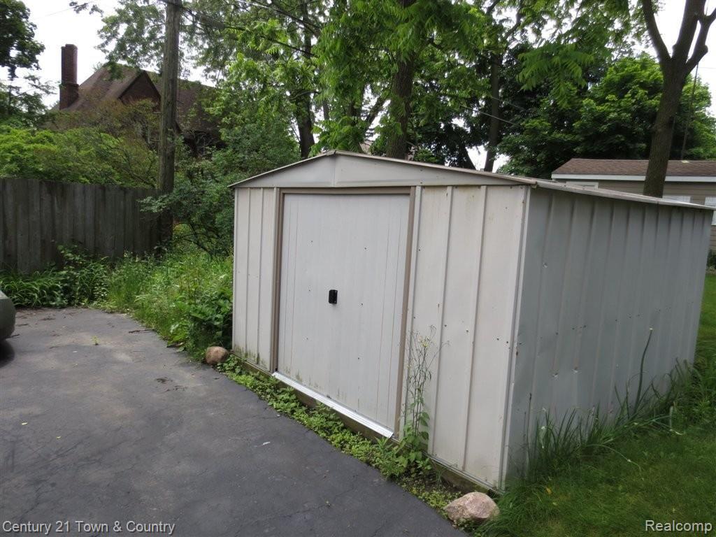 75 Cherokee Road Pontiac, MI 48341 - Photo 17 of 21 Cherokee Shed.jpg