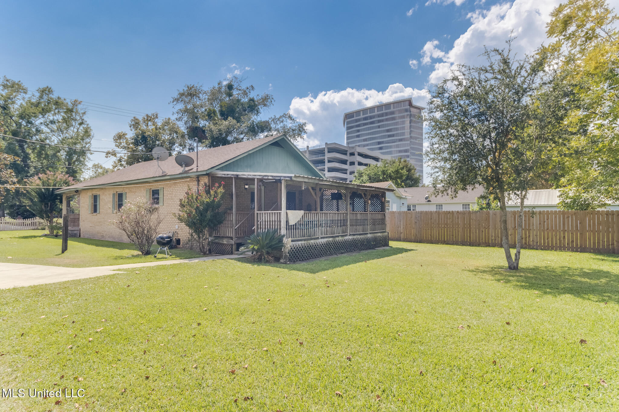 3174 Race Track Road D'Iberville, MS 39540 - Photo 4 of 31 IMG_0832