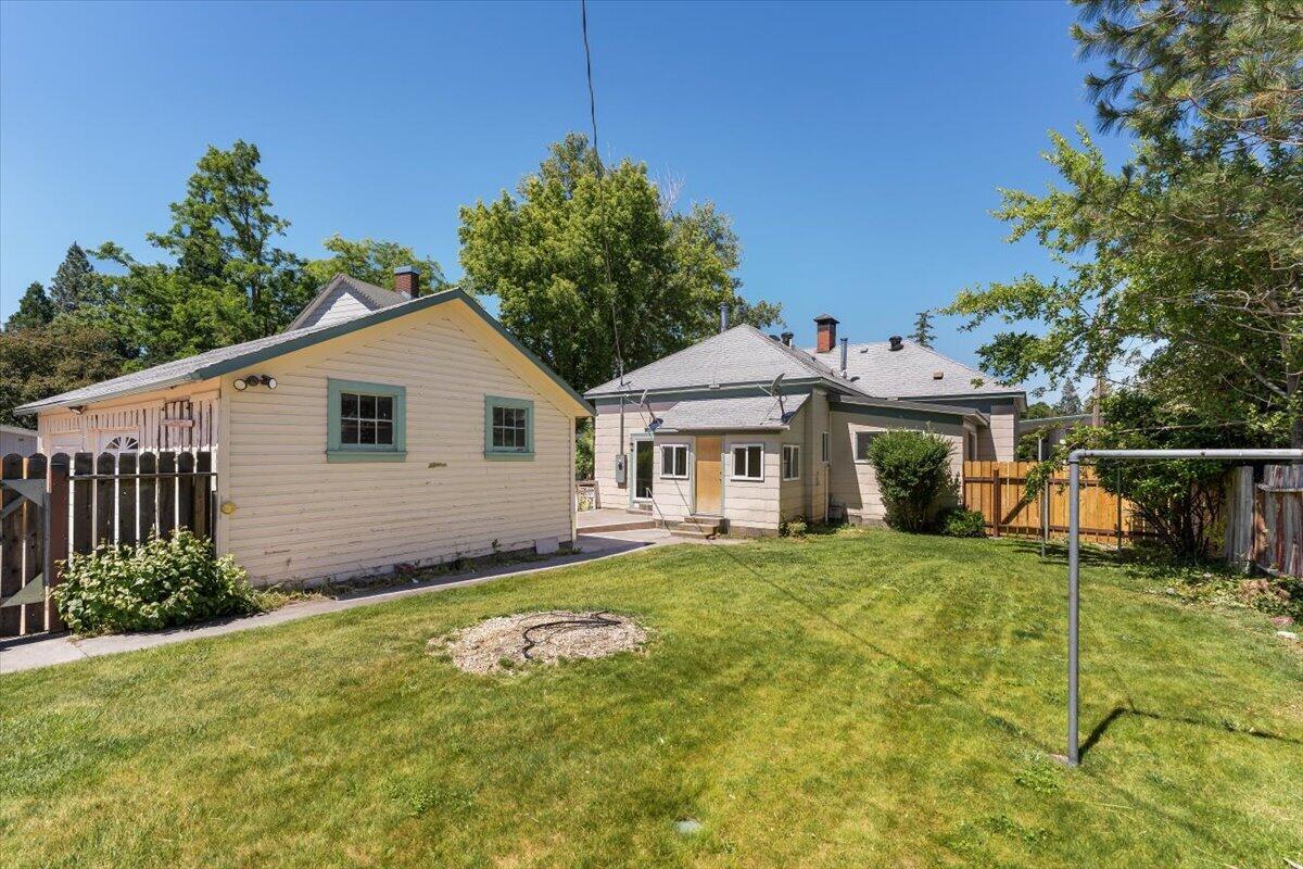 545 Main Street Weed, CA 96094 - Photo 17 of 20 25-545 Main St 25
