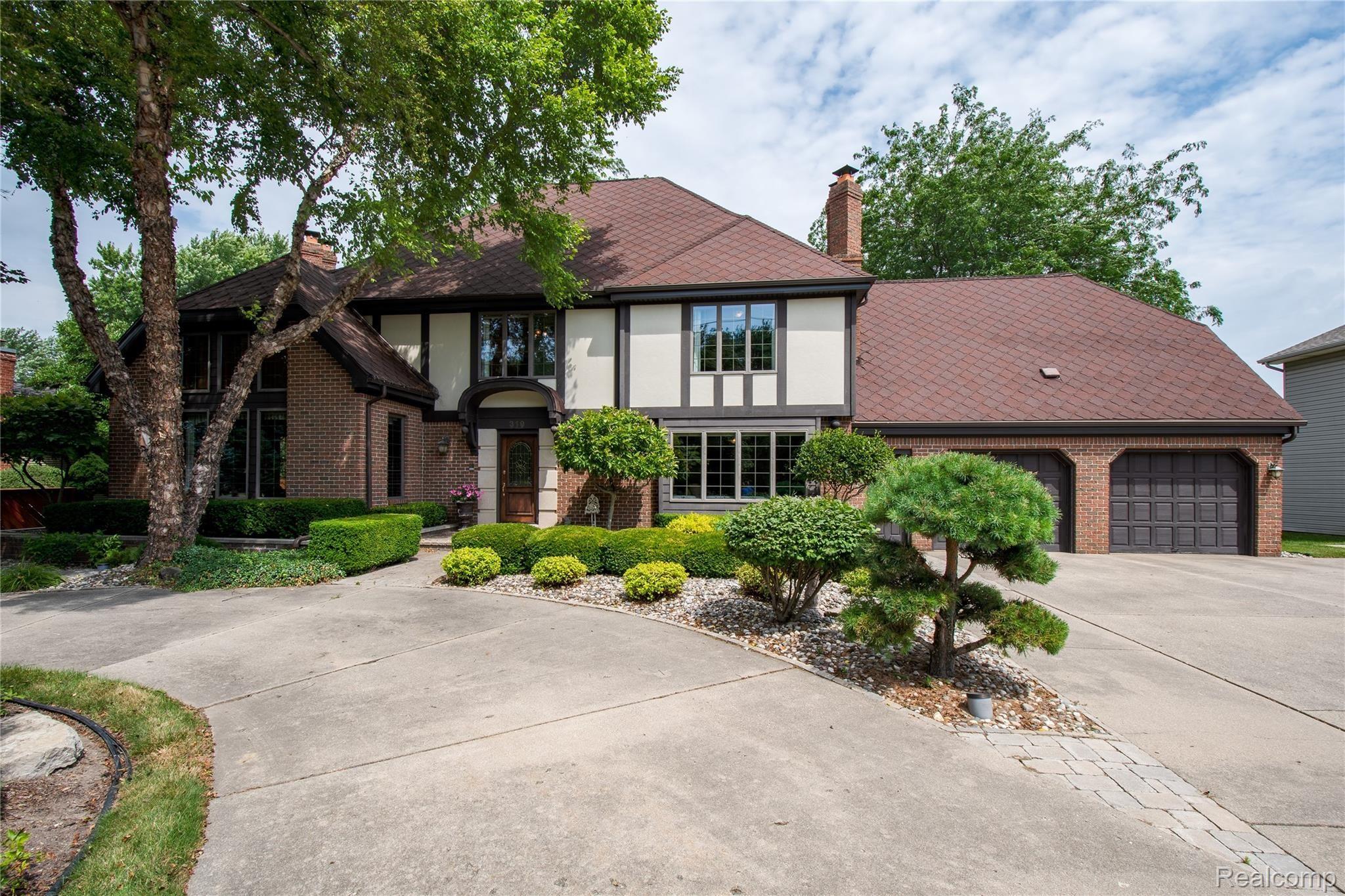 319 East Rolston Road Linden, MI 48451 - Photo 37 of 46 319 Rolston Rd HDR51.jpg