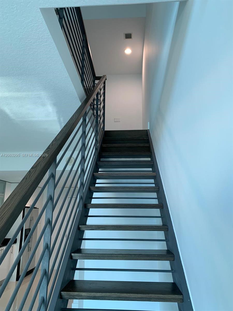 60 Southwest 13th Street, Unit 3202 Miami, FL 33130 - Photo 5 of 13 a view of entryway